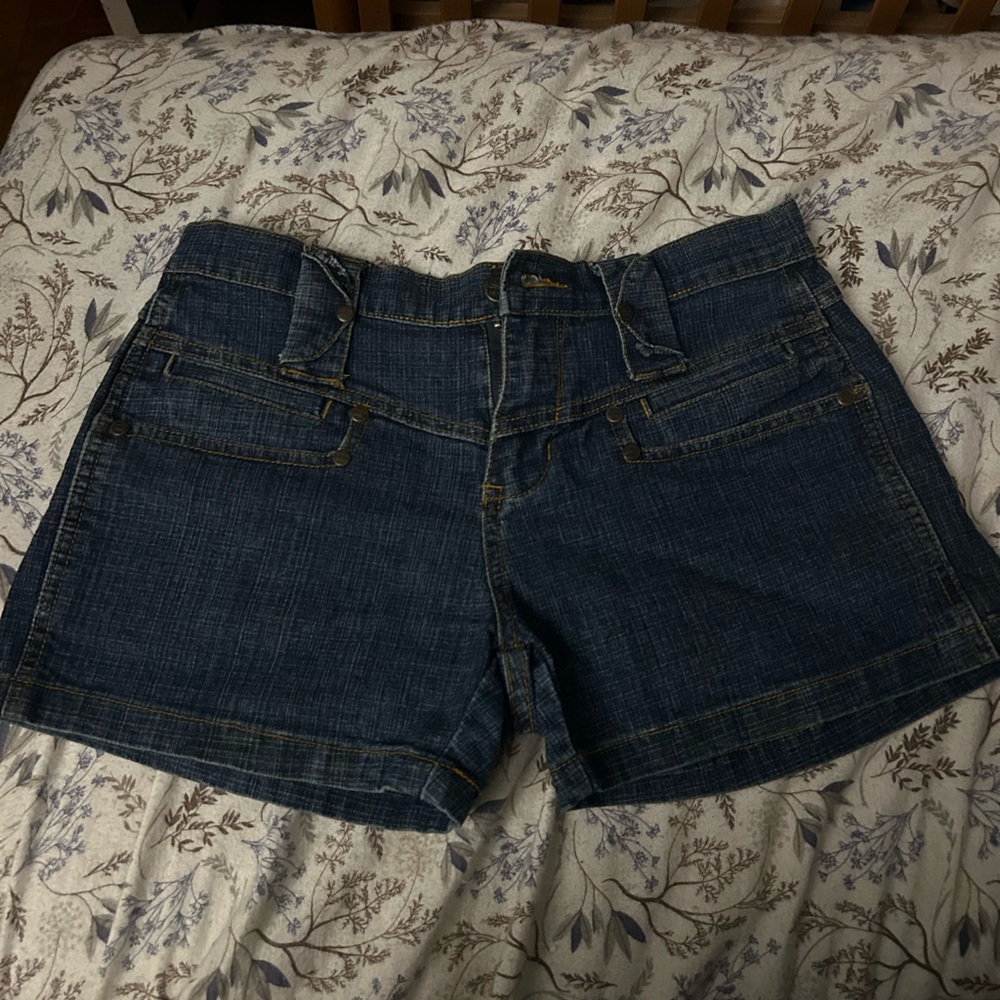 Vintage GAZOZ JEANS Navy blue denim shorts with a flattering fit #denimshorts